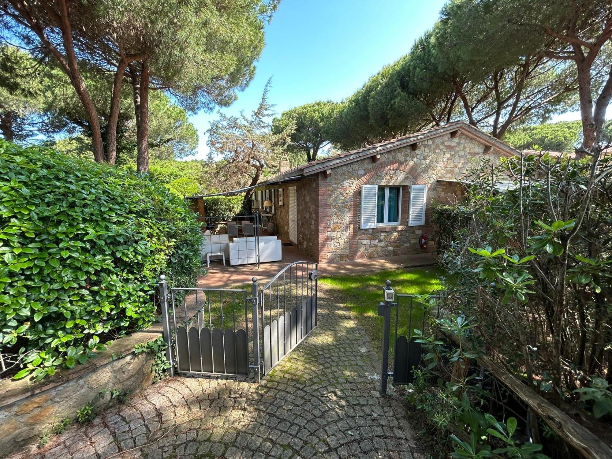 Villaggio I Sorbizzi Marina Di Bibbona Exterior photo